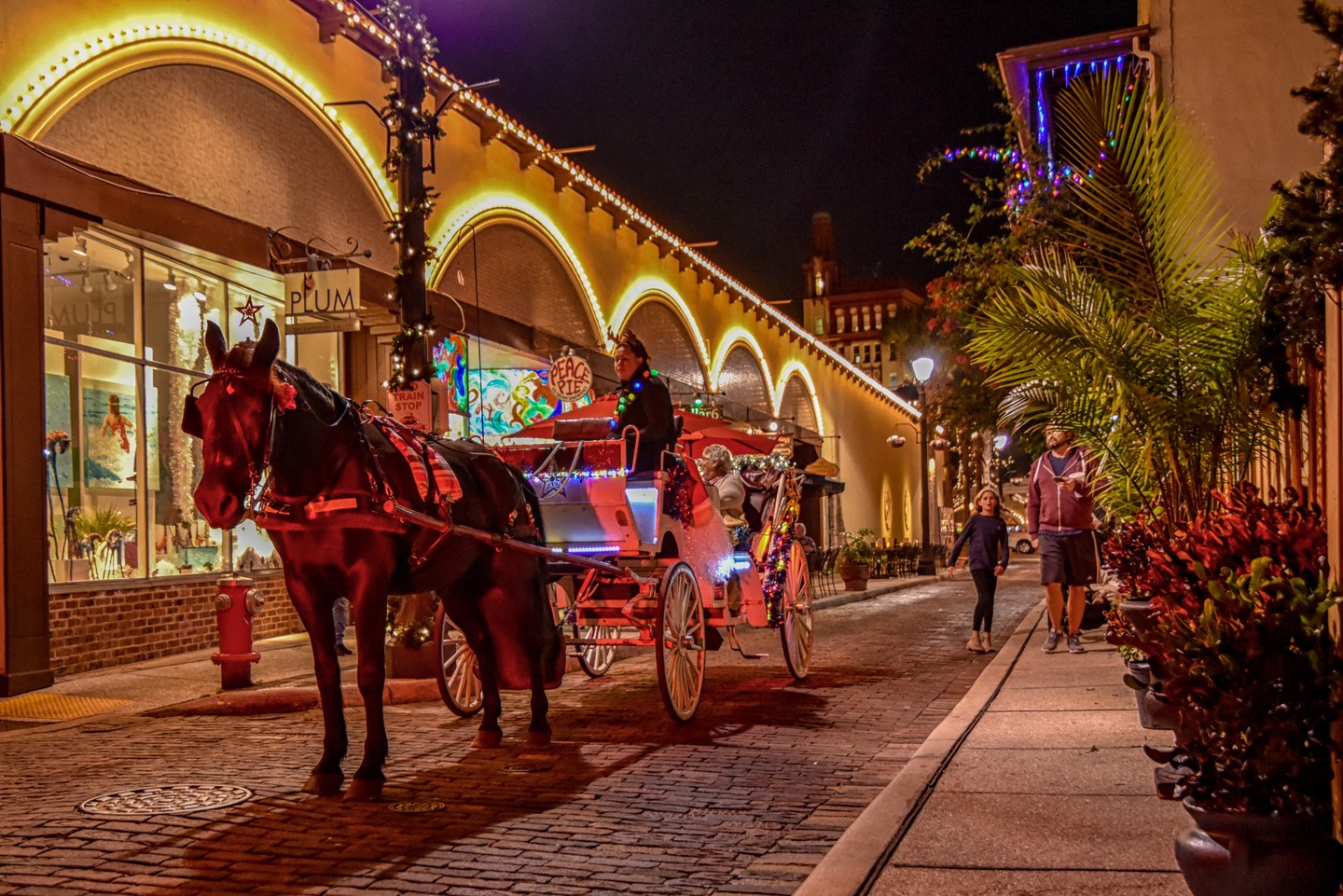 These 5 Cities Know How to Celebrate the Holidays